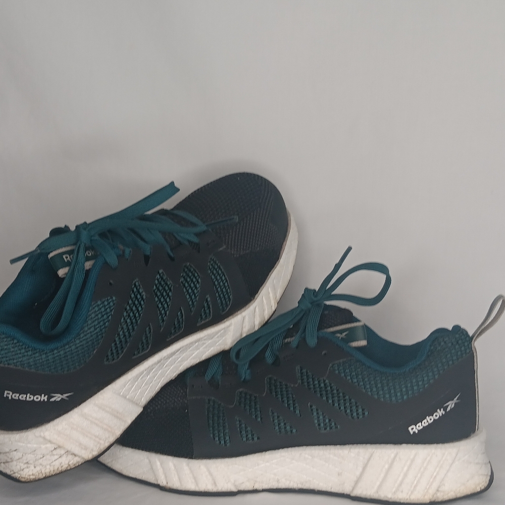 Reebox - Picture 7 of 12